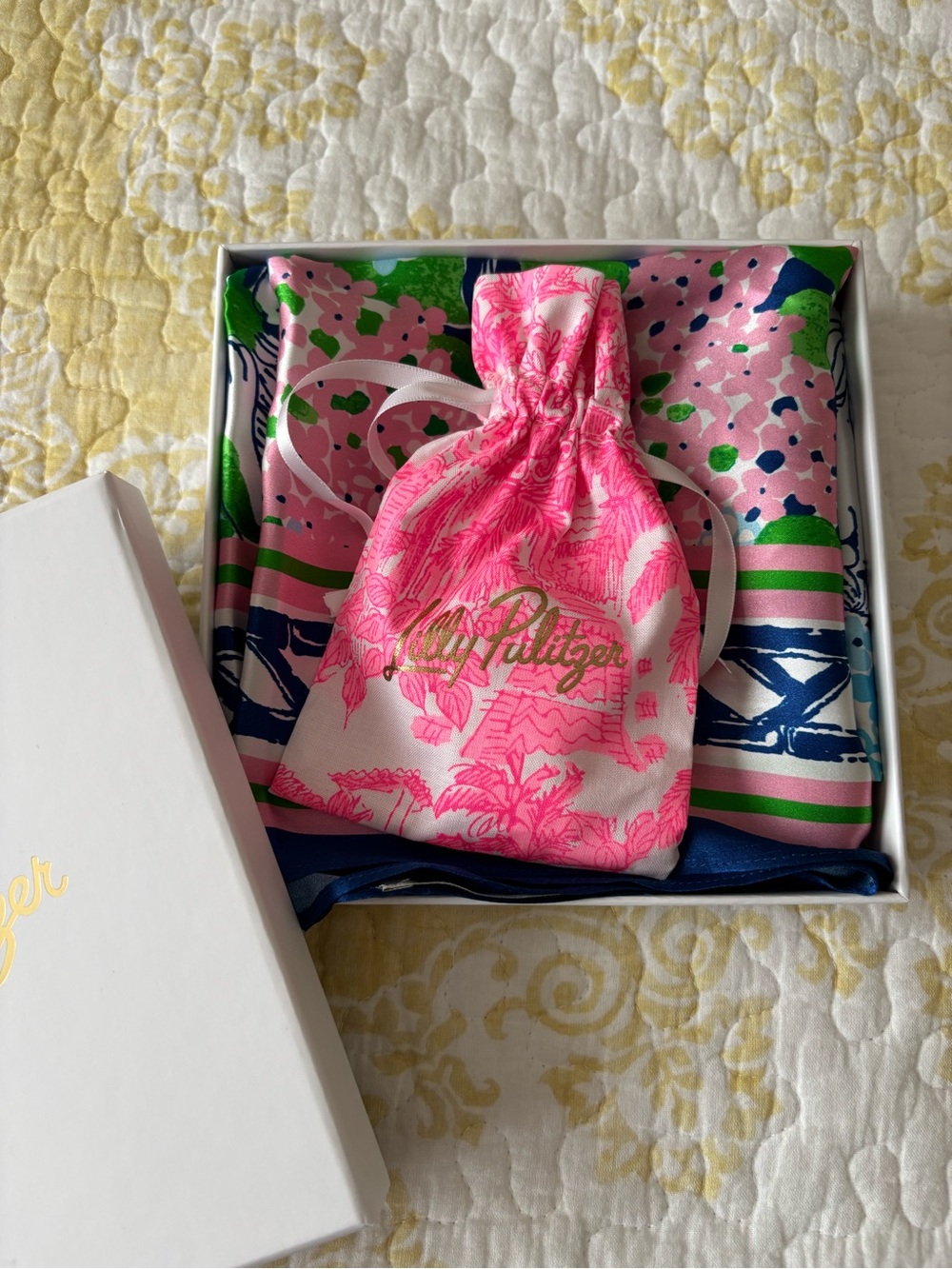 Lilly Pulitzer NWB Scarf and Brooch - Picture 3 of 8